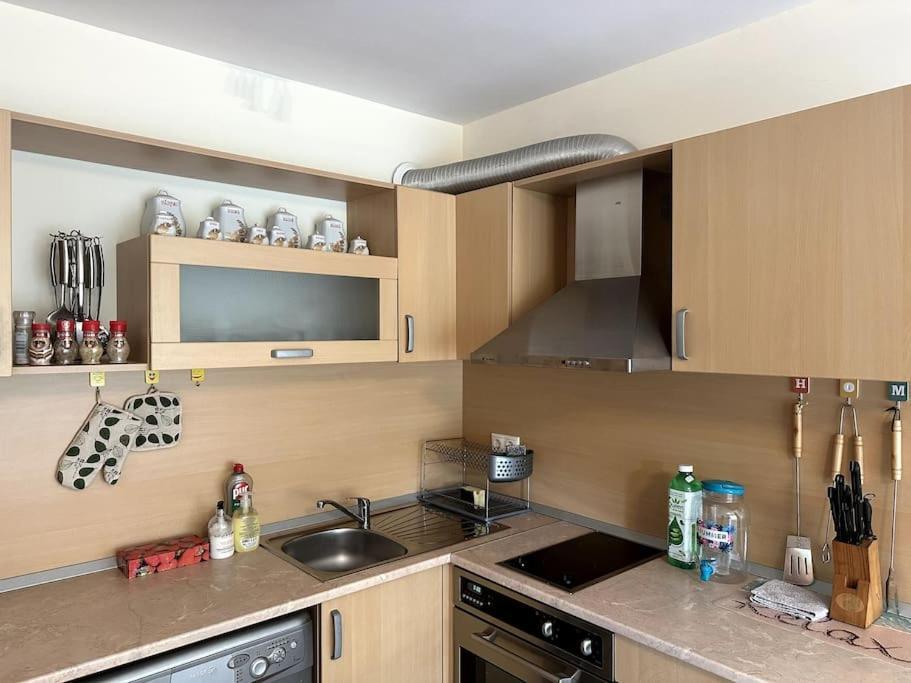 Spacious Fully Furnished Studio In Kavarna Apart Hotel Exterior photo
